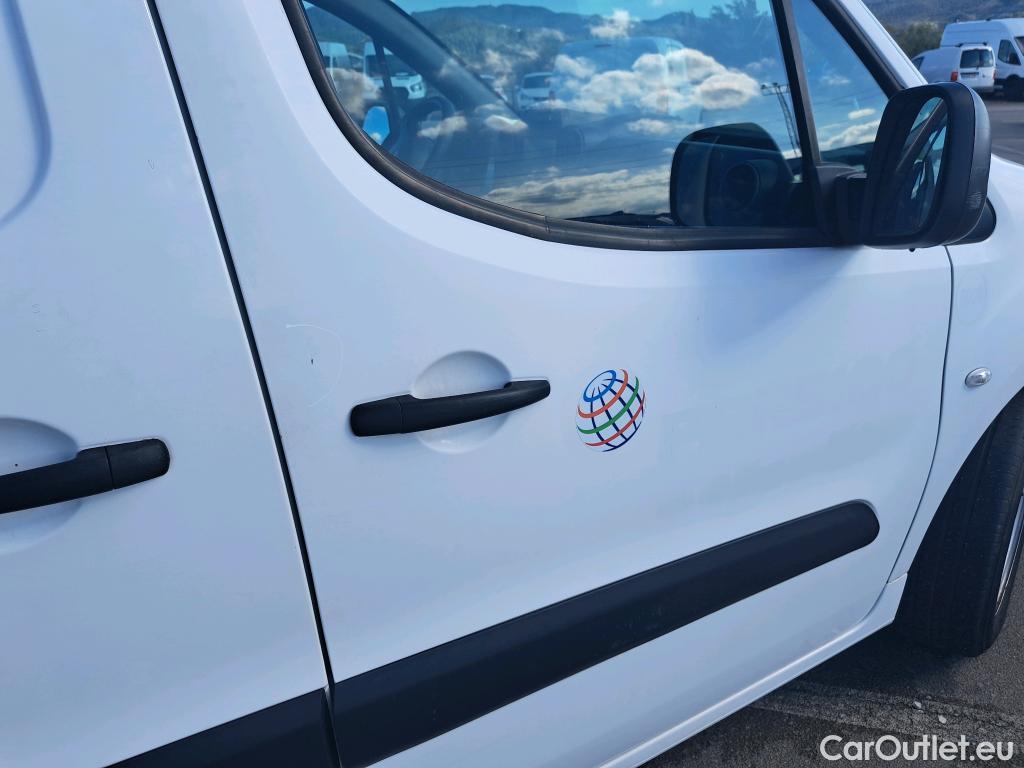  Peugeot  Partner PEUGEOT  VU 4p 2G furgón derivado de Furgón Confort PackL2 BlueHDi 73KW (100) #21