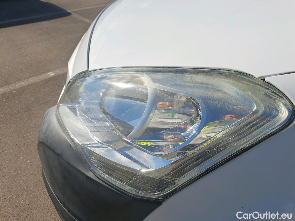  Peugeot  Partner PEUGEOT  VU 4p 2G furgón derivado de Furgón Confort PackL2 BlueHDi 73KW (100) #37