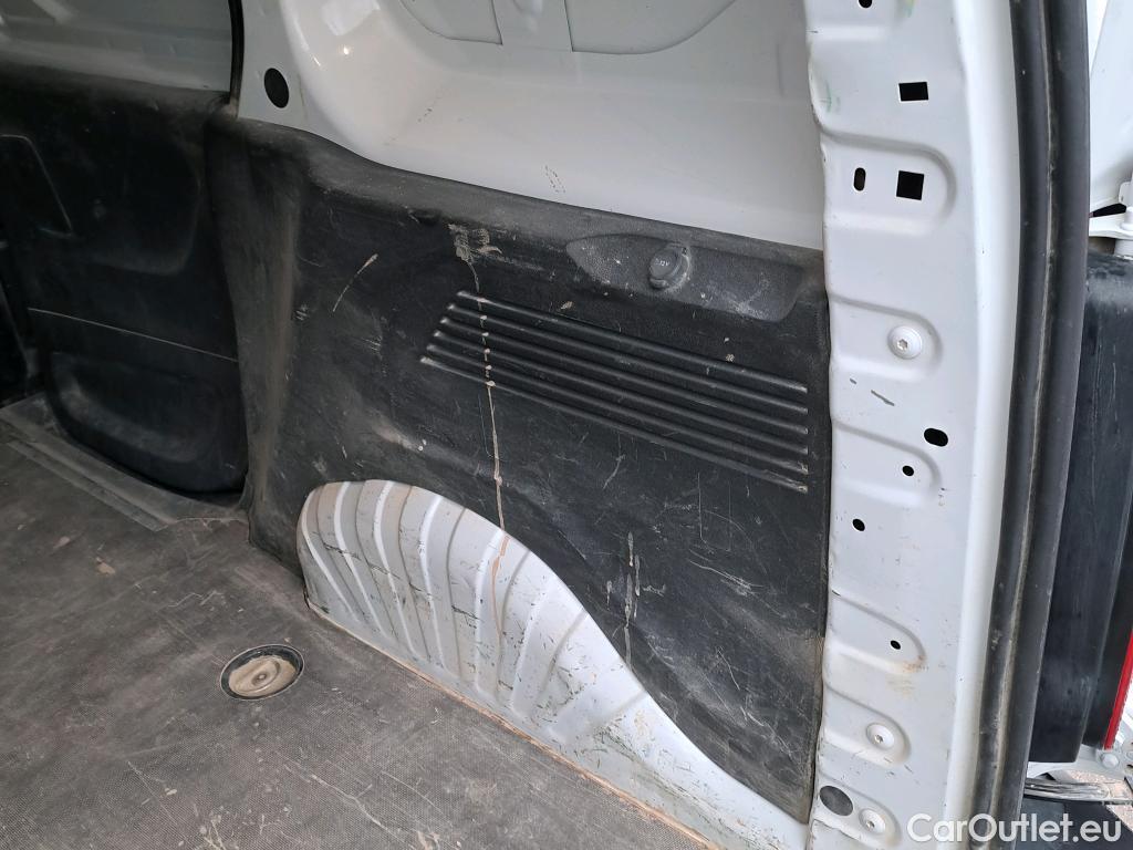  Citroen  Berlingo CITROEN  / 2018 / 3P / furgón derivado de turismo Talla M BlueHDi 100 WORKER #13