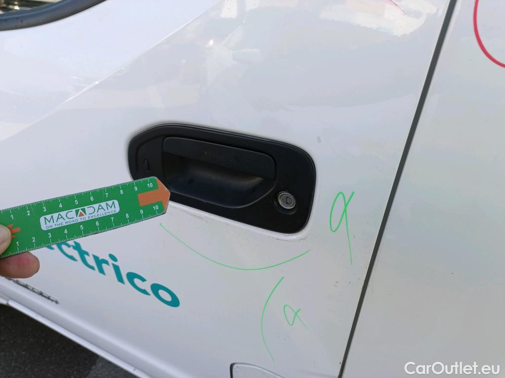  Nissan  NV200 NISSAN e- / 2009 / 4P / furgón Furgón 4p 40 kWh PROFESIONAL #21