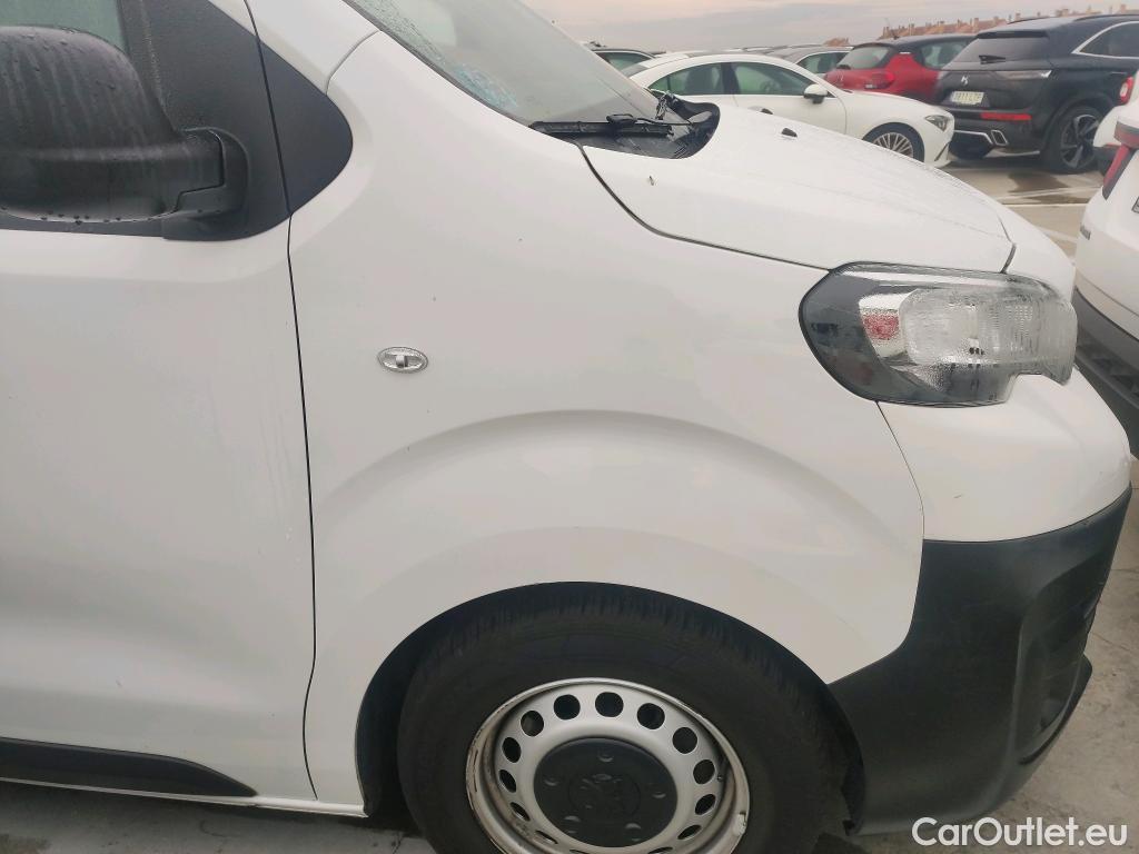  Peugeot  Expert PEUGEOT  / 2016 / 4P / furgón Doble Cab Repl Pro 2.0 BlueHDi 120 Stand #26