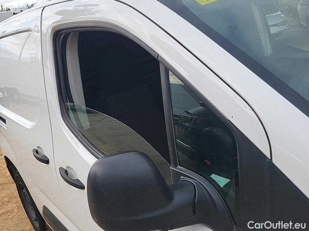 Peugeot  Partner PEUGEOT  / 2018 / 3P / furgón derivado de turismo Pro Standard 600kg BlueHDi 73kW (AC) #27