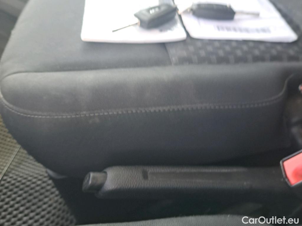  Ford  Transit FORD  / 2013 / 4P / furgón 350 96kW L2H2 Van Trend FWD #35