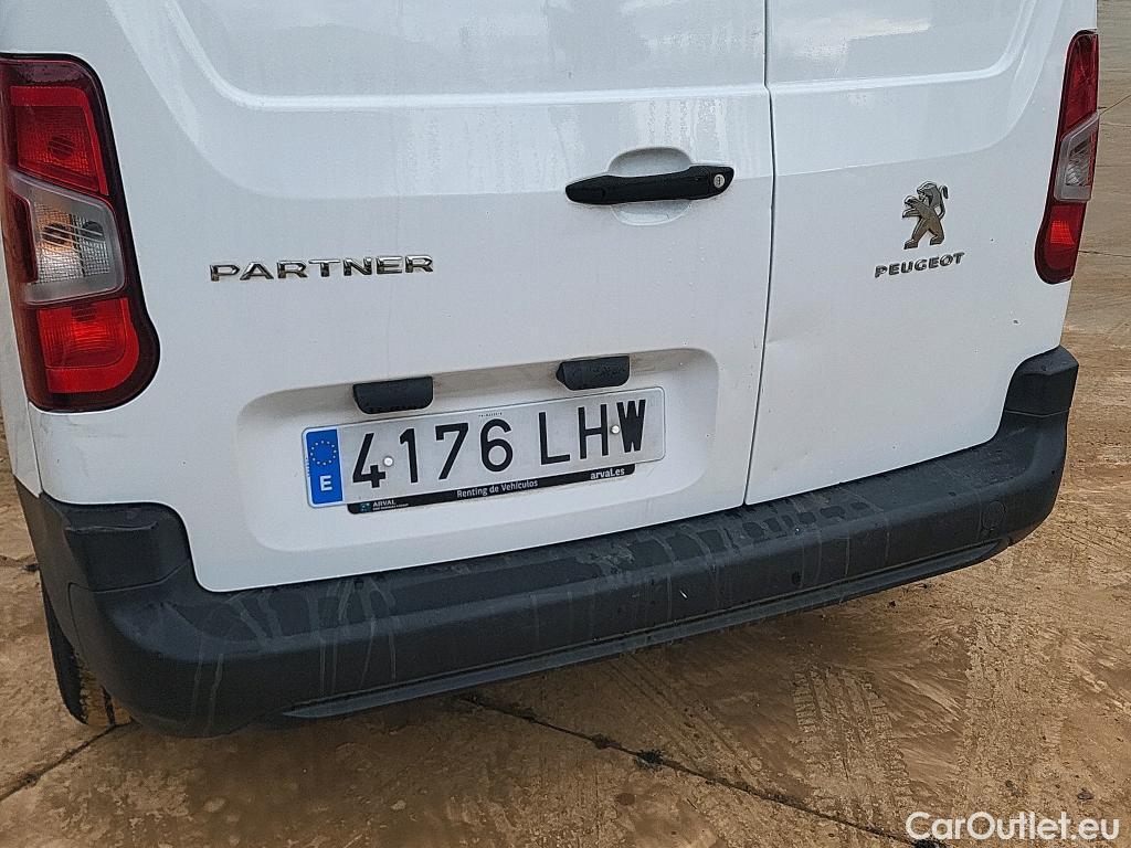  Peugeot  Partner PEUGEOT  / 2018 / 3P / furgón derivado de turismo Pro Standard 600kg BlueHDi 73kW (AC) #23