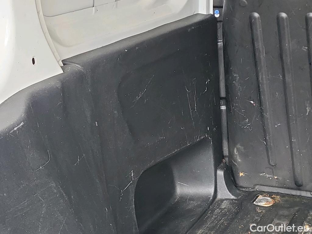  Peugeot  Partner PEUGEOT  / 2018 / 3P / furgón derivado de turismo Pro Standard 600kg BlueHDi 73kW (AC) #18