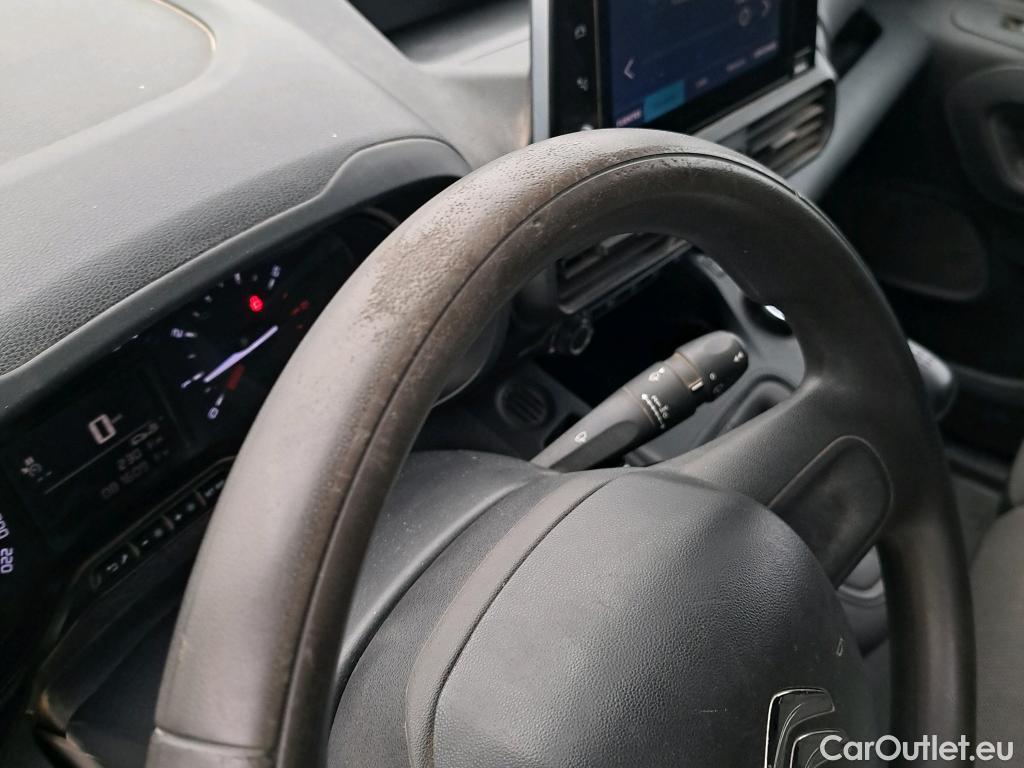  Citroen  Berlingo CITROEN  / 2018 / 3P / furgón derivado de turismo Talla M BlueHDi 100 WORKER #24