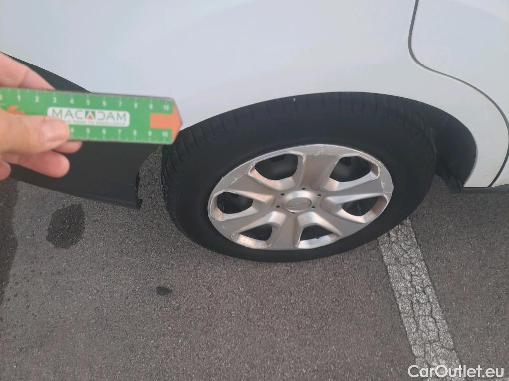  Ford  Transit FORD  Courier/2014/4P/furgón der.turis Van 1.5 TDCi 75kW Trend #33