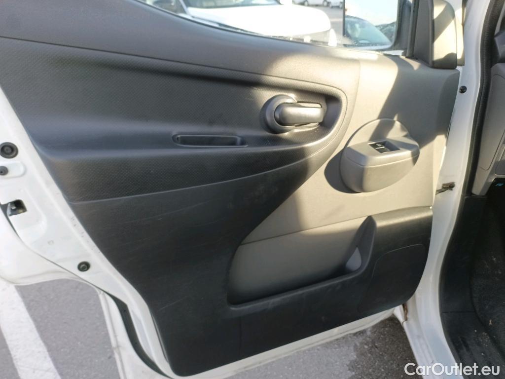 Nissan  NV200 NISSAN e- / 2009 / 4P / furgón Furgón 4p 40 kWh PROFESIONAL #38
