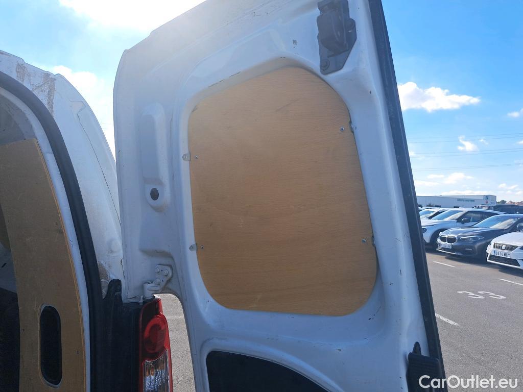  Peugeot  Partner PEUGEOT  VU 4p 2G furgón derivado de Furgón Confort PackL2 BlueHDi 73KW (100) #68