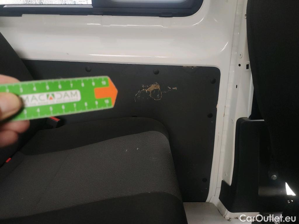  Peugeot  Expert PEUGEOT  / 2016 / 4P / furgón Doble Cab Repl Pro 2.0 BlueHDi 120 Stand #18