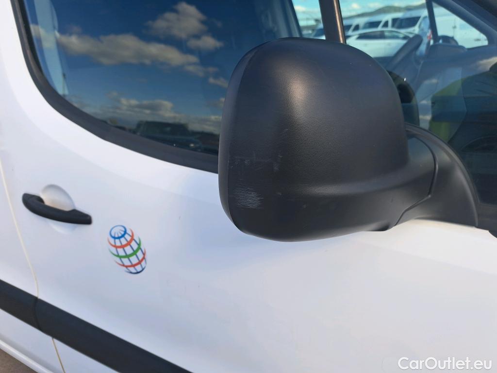  Peugeot  Partner PEUGEOT  VU 4p 2G furgón derivado de Furgón Confort PackL2 BlueHDi 73KW (100) #49