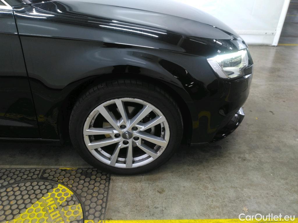  Audi  A3 AUDI  Sportback / 2016 / 5P / Berline 35 TFSI 150 COD S TRONIC BUSINESS LINE #27