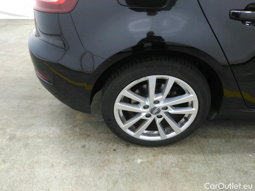  Audi  A3 AUDI  Sportback / 2016 / 5P / Berline 35 TFSI 150 COD S TRONIC BUSINESS LINE #50