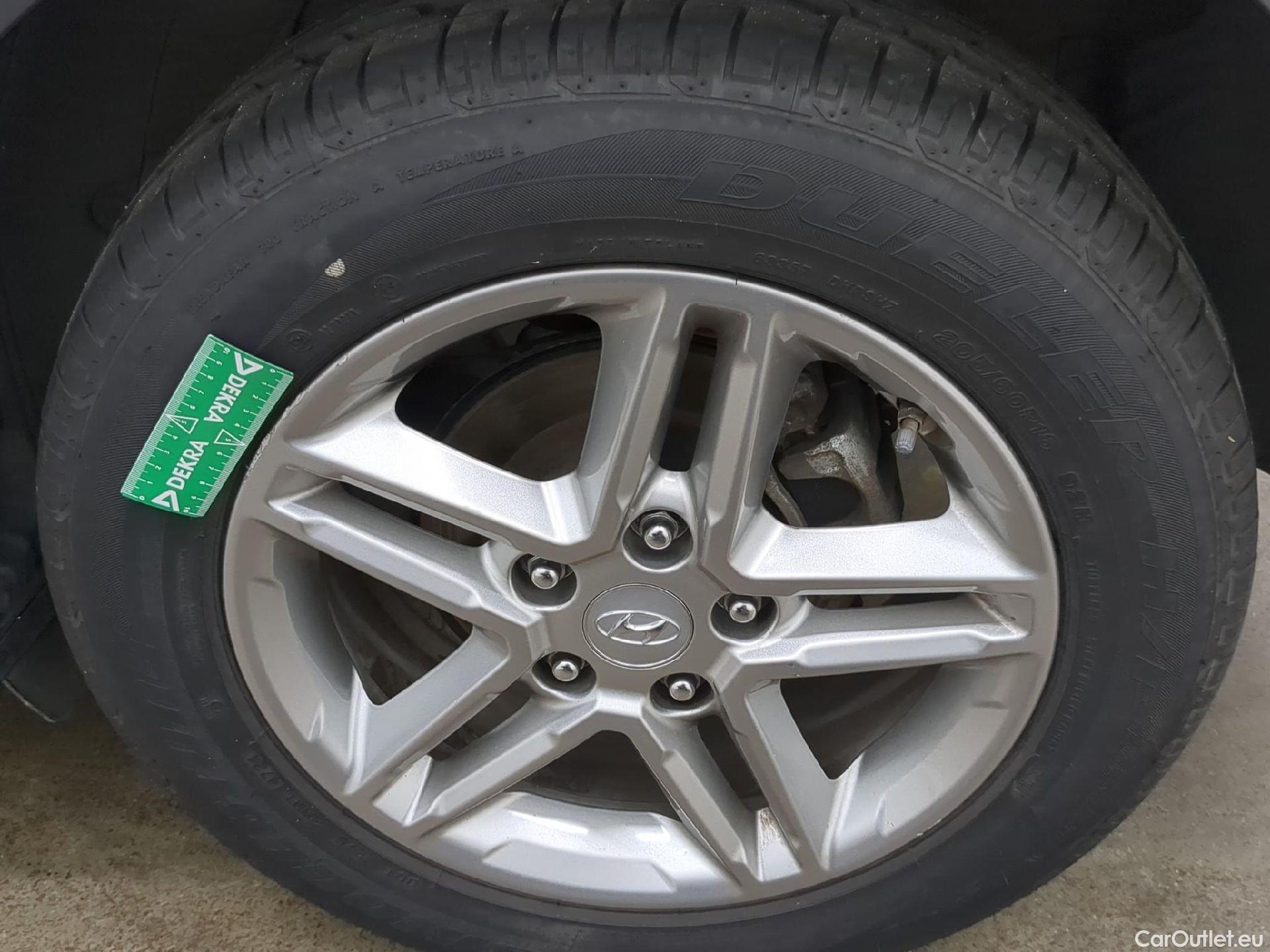  Hyundai  Konna HYUNDAI Kona / 2020 / 5P / SUV 1.0 T-GDI 120 HYBRID 48V BUSINESS #9