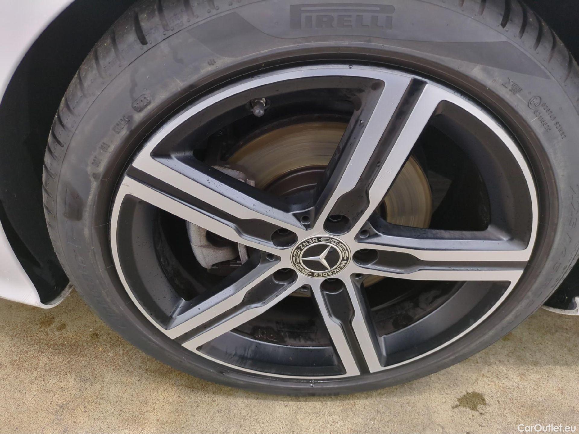  Mercedes  CLA-Klasse MERCEDES-BENZ CLA Shooting Brake / 2019 / 5P / Break CLA 200 d Progressive Line BA8 #4