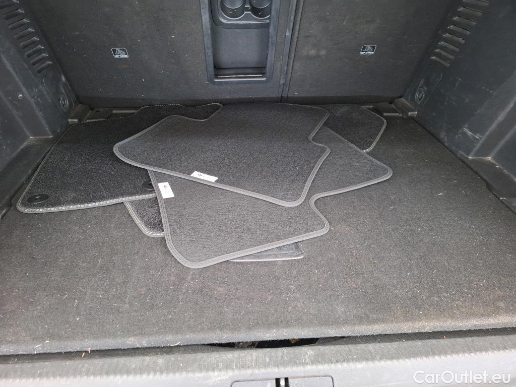  Peugeot  3008  Active Business 1.5 HDi 130CV BVA8 E6d #30