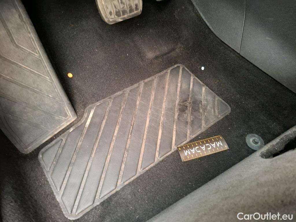  Peugeot  3008  Active Business 1.5 HDi 130CV BVA8 E6d #26