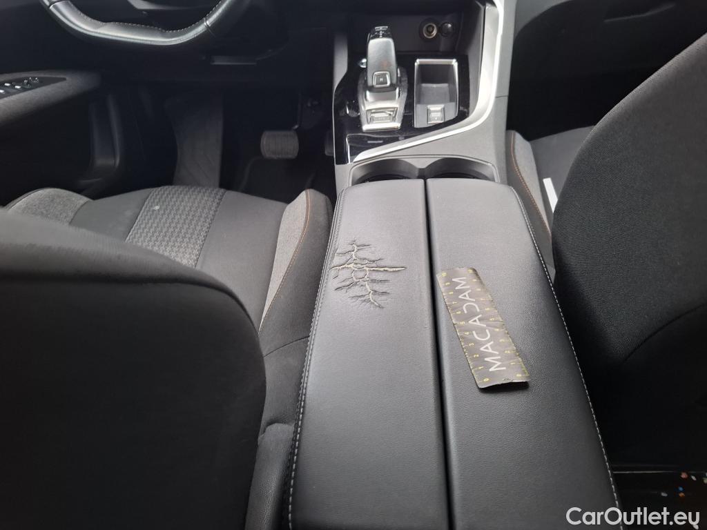  Peugeot  3008  Active Business 1.5 HDi 130CV BVA8 E6d #25