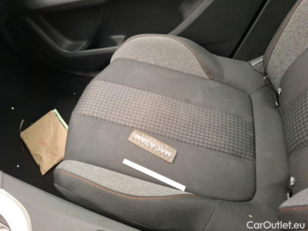  Peugeot  3008  Active Business 1.5 HDi 130CV BVA8 E6d #40