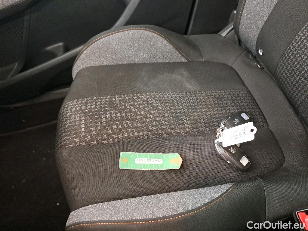  Peugeot  3008  Active Pack 1.5 HDi 130CV BVM6 E6d #12