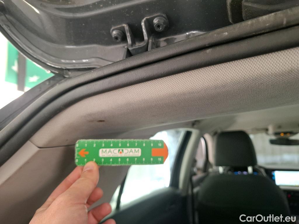  Volkswagen  Golf  VOLKSWAGEN / 2020 / 5P / Berline 2.0 TDI SCR 115 DSG7 Life Busi #27