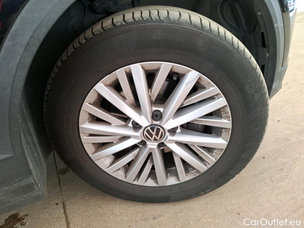  Volkswagen  T-ROC VOLKSWAGEN  / 2017 / 5P / SUV 2.0 TDI 115 LOUNGE BUS #6