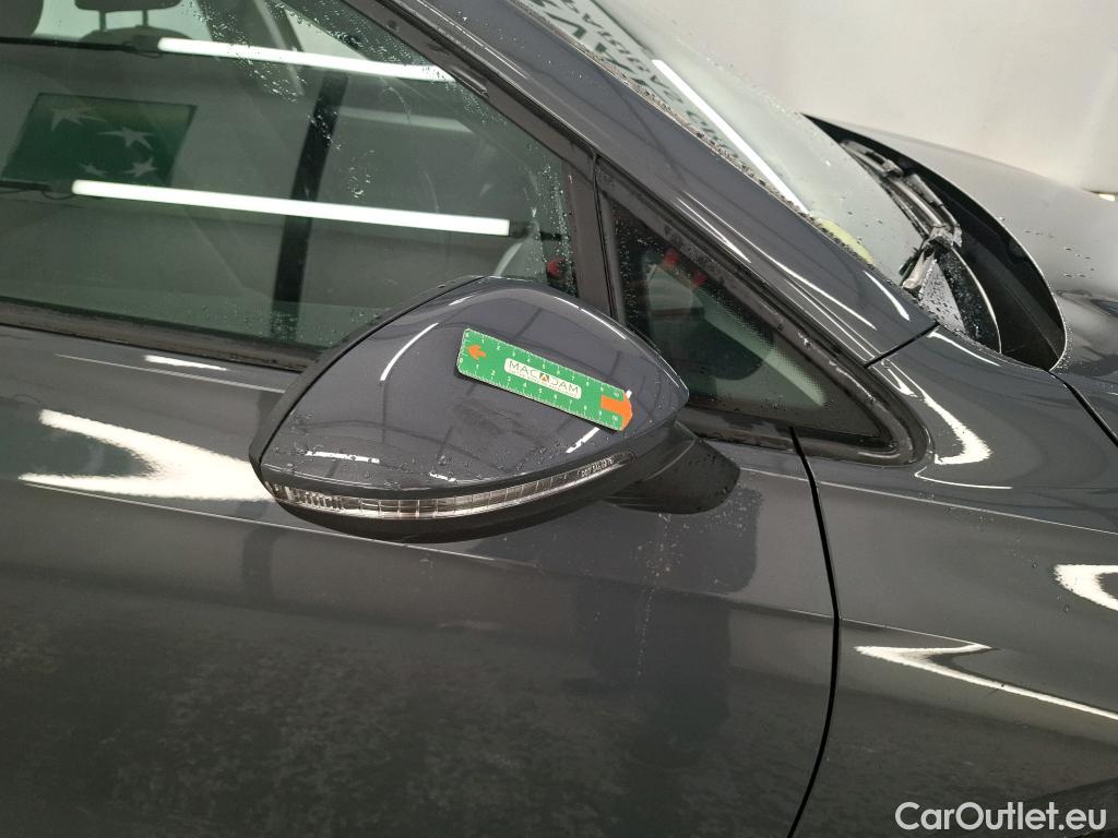  Volkswagen  Golf  VOLKSWAGEN / 2020 / 5P / Berline 2.0 TDI SCR 115 DSG7 Life Busi #28