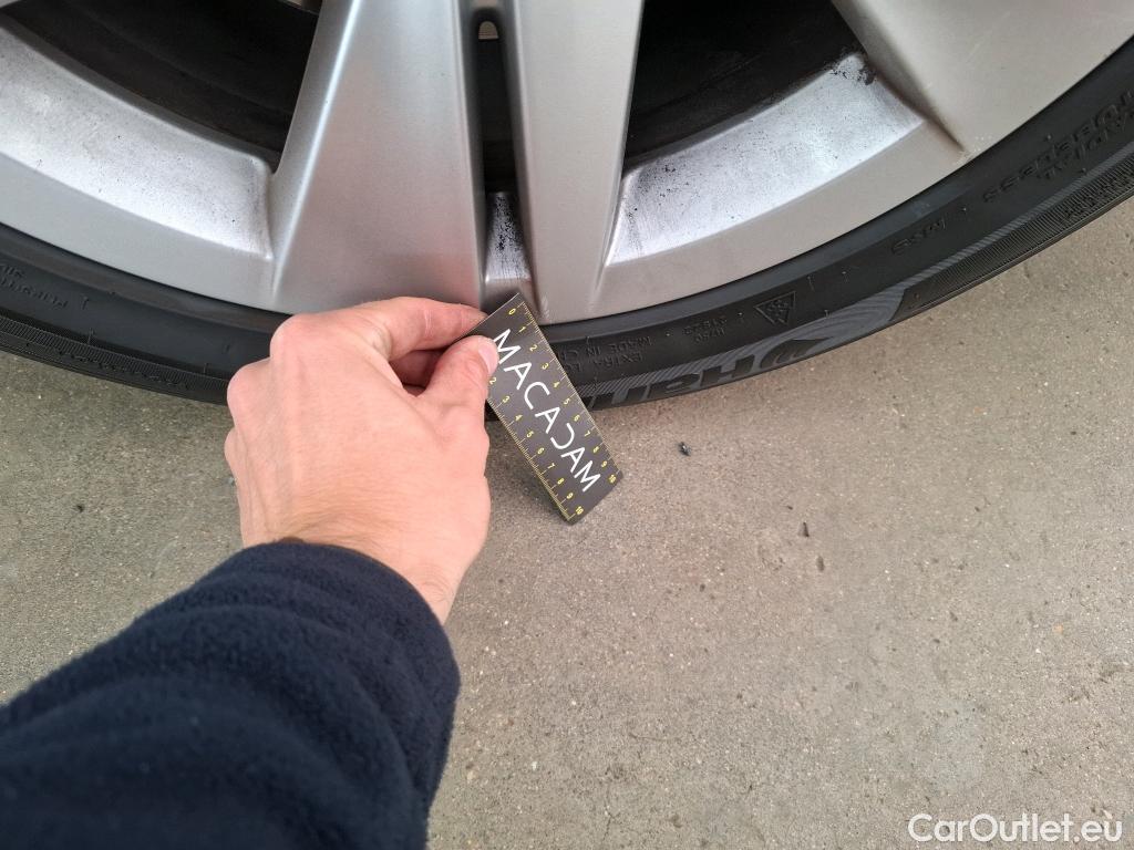  Volkswagen  Golf  VOLKSWAGEN / 2020 / 5P / Berline 2.0 TDI SCR 115 DSG7 Life Busi #25