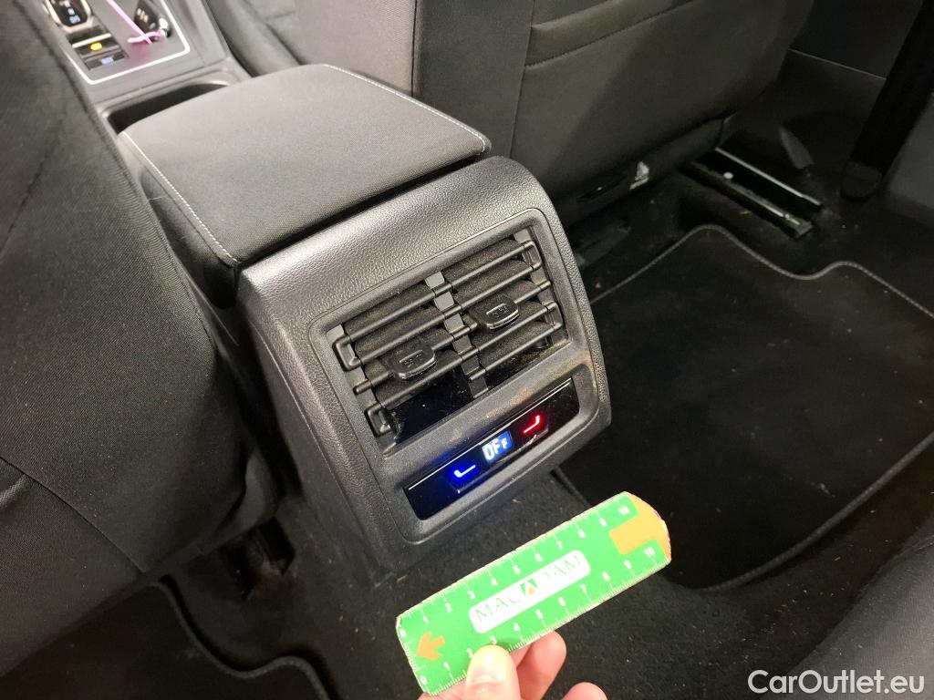  Volkswagen  Golf  VOLKSWAGEN / 2020 / 5P / Berline 2.0 TDI SCR 115 DSG7 Life Busi #16