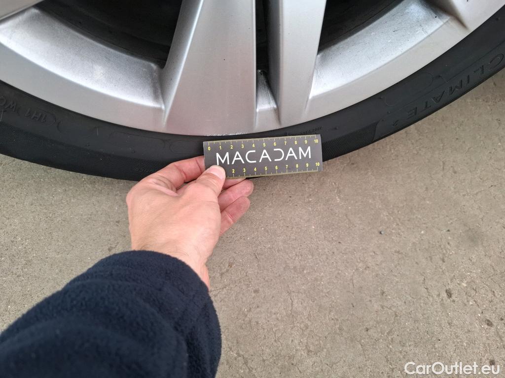  Volkswagen  Golf  VOLKSWAGEN / 2020 / 5P / Berline 2.0 TDI SCR 115 DSG7 Life Busi #21