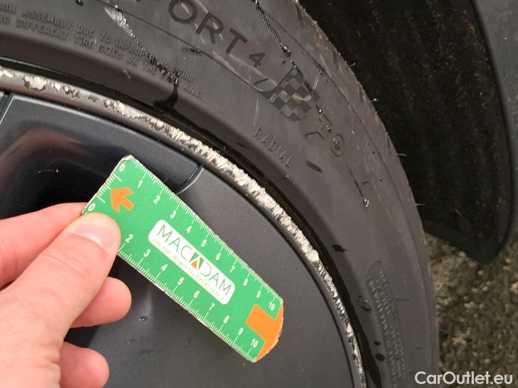  Tesla  Model 3 TESLA  / 2018 / 4P / Berline Long Range Dual Motor AWD #27