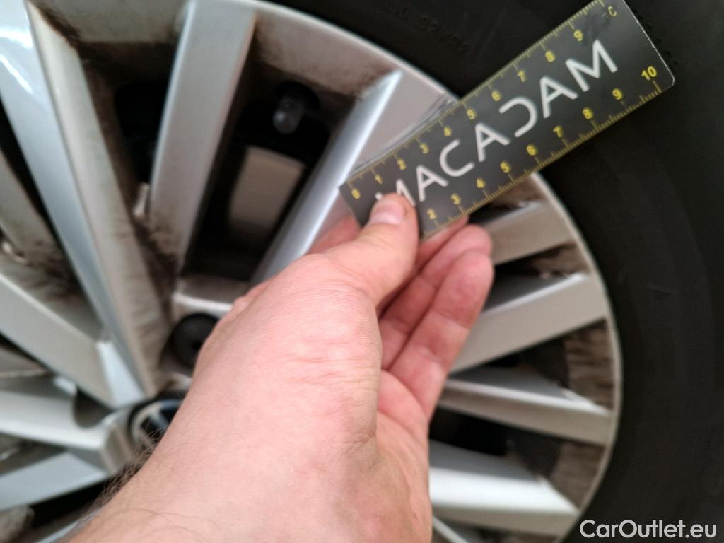  Volkswagen  T-ROC VOLKSWAGEN  / 2017 / 5P / SUV 2.0 TDI 115 LOUNGE BUS #10