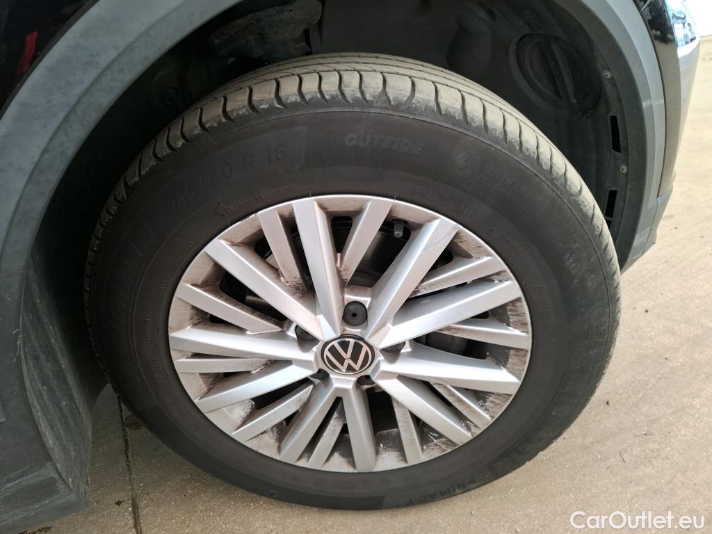  Volkswagen  T-ROC VOLKSWAGEN  / 2017 / 5P / SUV 2.0 TDI 115 LOUNGE BUS #8