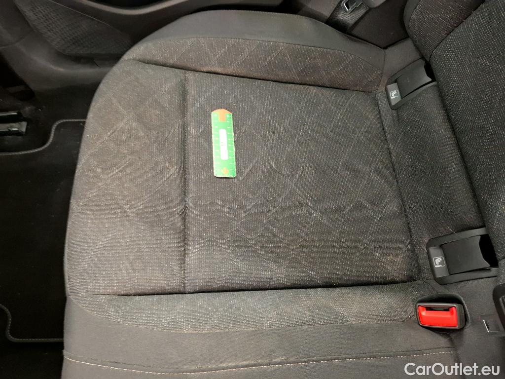  Volkswagen  Golf  VOLKSWAGEN / 2020 / 5P / Berline 2.0 TDI SCR 115 DSG7 Life Busi #25