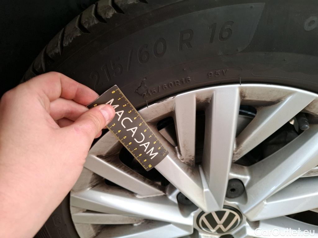  Volkswagen  T-ROC VOLKSWAGEN  / 2017 / 5P / SUV 2.0 TDI 115 LOUNGE BUS #7