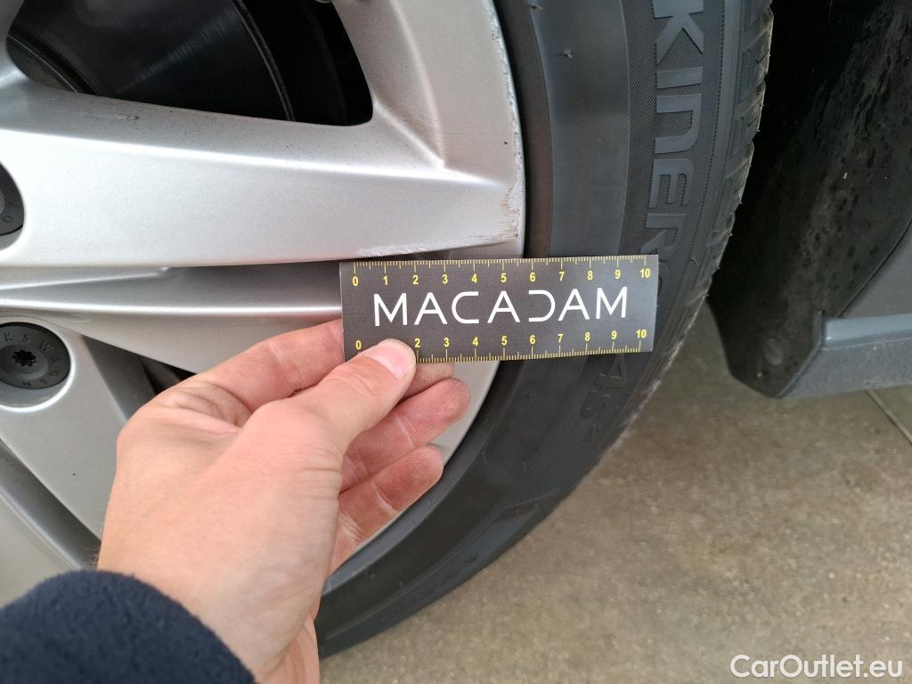  Volkswagen  Golf  VOLKSWAGEN / 2020 / 5P / Berline 2.0 TDI SCR 115 DSG7 Life Busi #4