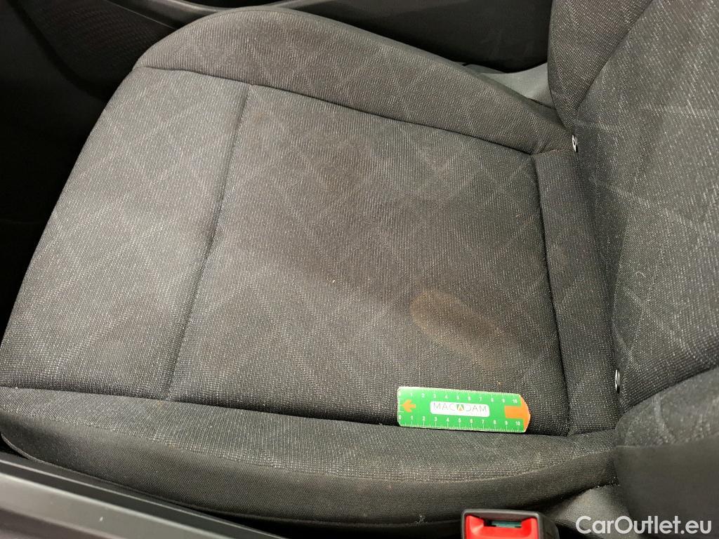  Volkswagen  Golf  VOLKSWAGEN / 2020 / 5P / Berline 2.0 TDI SCR 115 DSG7 Life Busi #22