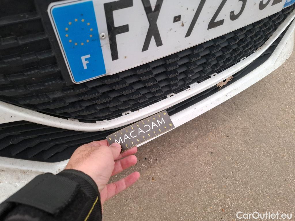  Peugeot  208  Premium 1.5 HDi 100CV BVM6 E6d #41