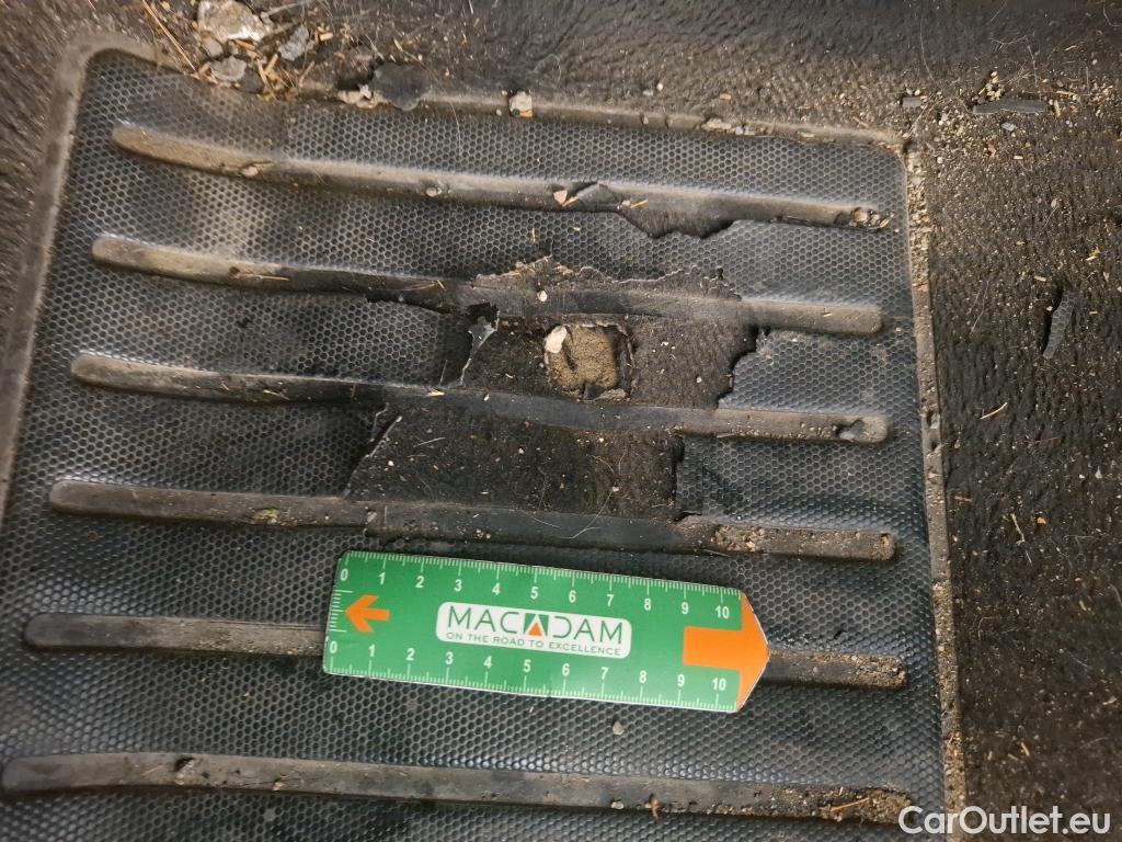  Peugeot  208  Premium 1.5 HDi 100CV BVM6 E6d #2