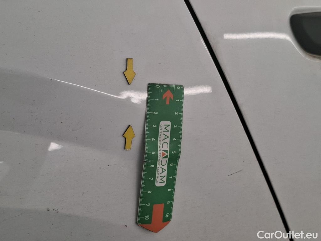  Peugeot  208  Premium 1.5 HDi 100CV BVM6 E6d #40