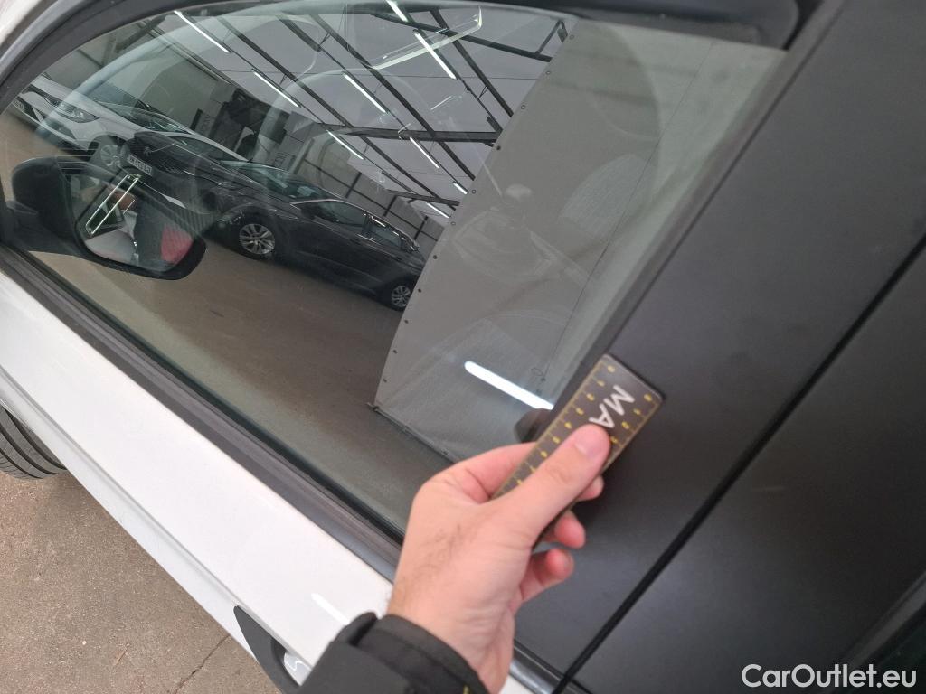  Peugeot  208  Premium 1.5 HDi 100CV BVM6 E6d #17