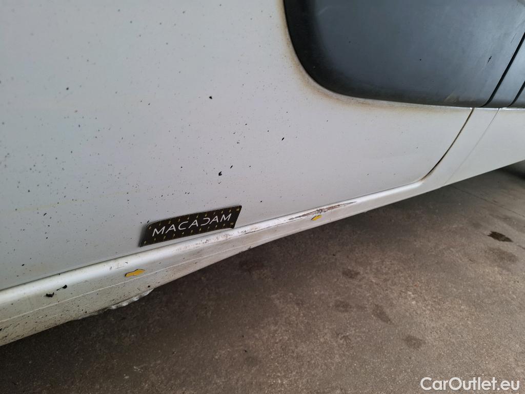  Renault  Master RENAULT  VU 4p Fourgon CA GC F3500 L2H2 dCi 125 #17