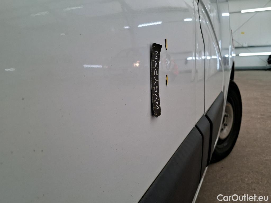  Renault  Master RENAULT  VU 4p Fourgon CA GC F3500 L2H2 dCi 125 #46