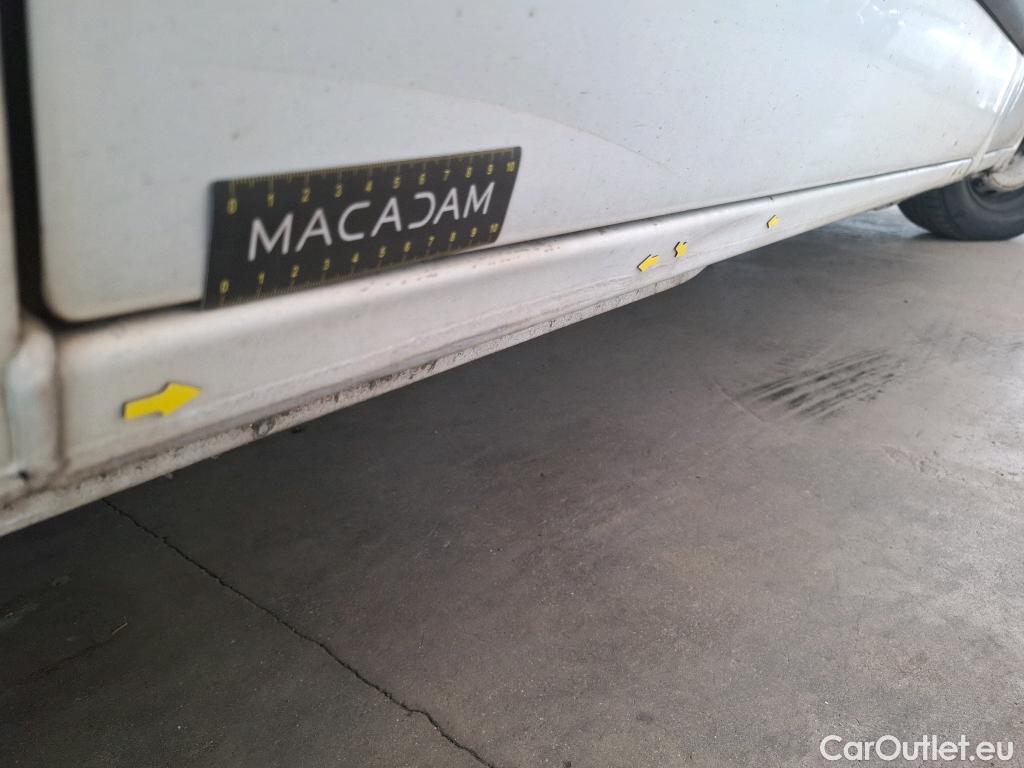  Renault  Master RENAULT  VU 4p Fourgon Gd Conf F3500 L2H2 dCi 125 #94