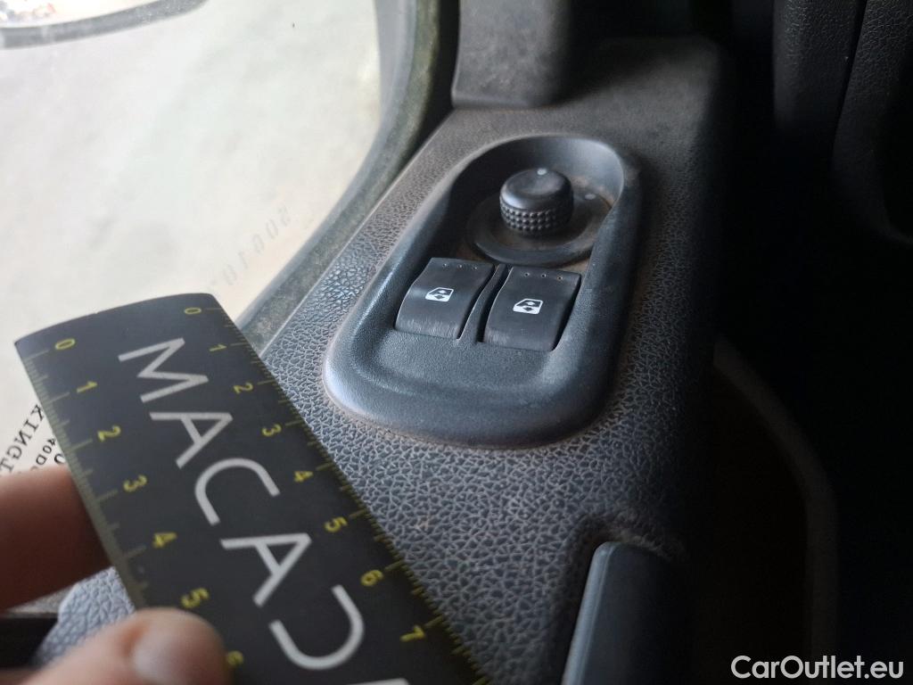  Renault  Master RENAULT  VU 4p Fourgon Gd Conf F3500 L2H2 dCi 125 #191