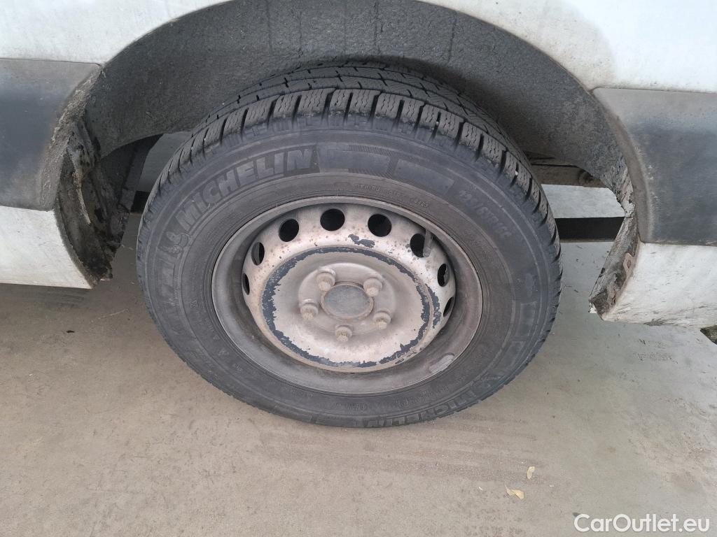  Renault  Master RENAULT  VU 4p Fourgon Gd Conf F3500 L2H2 dCi 125 #182