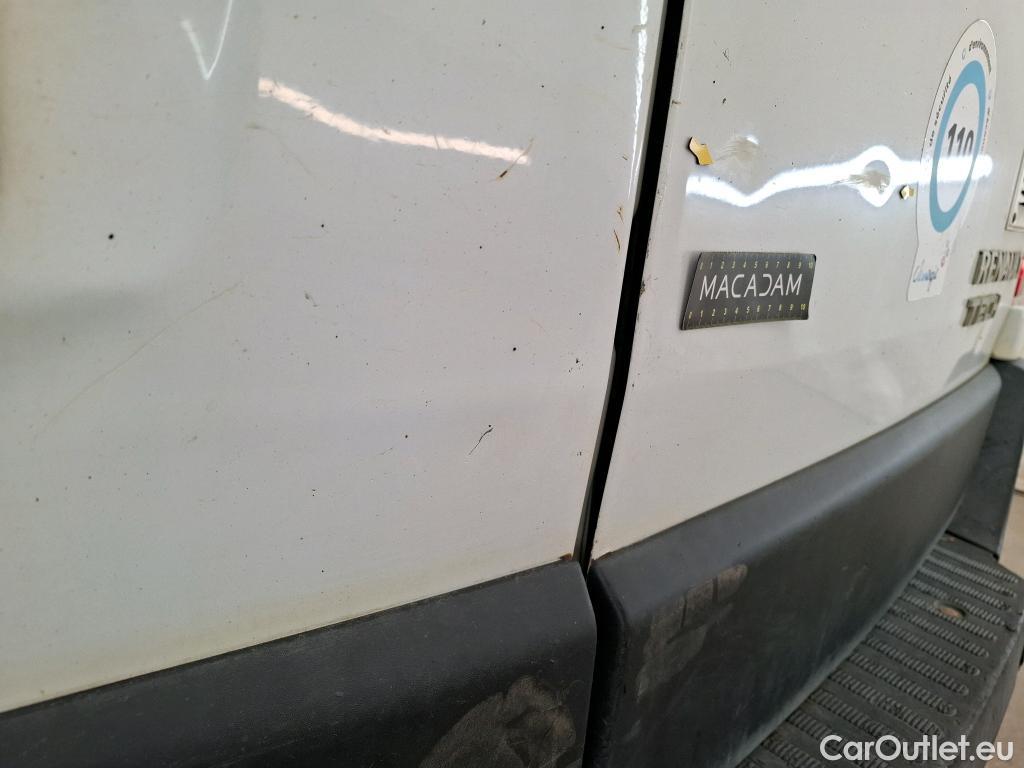  Renault  Master RENAULT  VU 4p Fourgon CA GC F3500 L2H2 dCi 125 #13