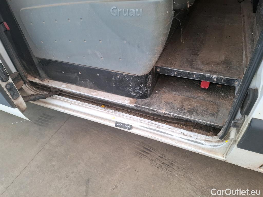  Renault  Master RENAULT  VU 4p Fourgon Gd Conf F3500 L2H2 dCi 125 #128