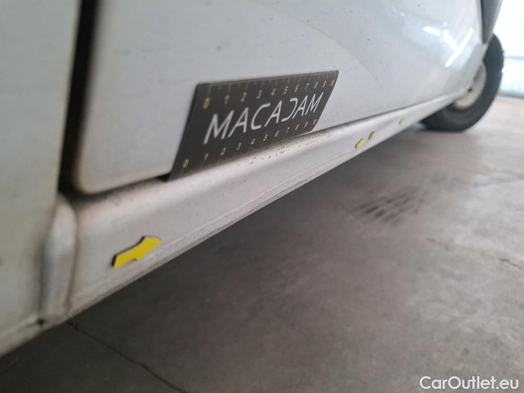  Renault  Master RENAULT  VU 4p Fourgon Gd Conf F3500 L2H2 dCi 125 #96