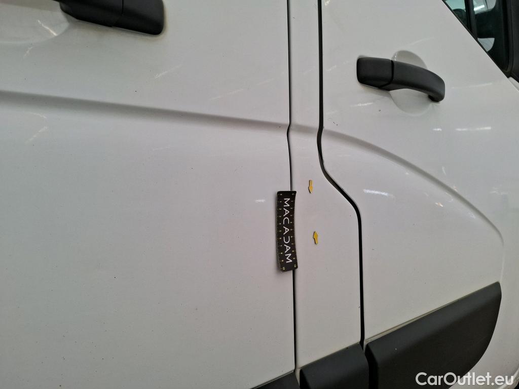  Renault  Master RENAULT  VU 4p Fourgon CA GC F3500 L2H2 dCi 125 #47